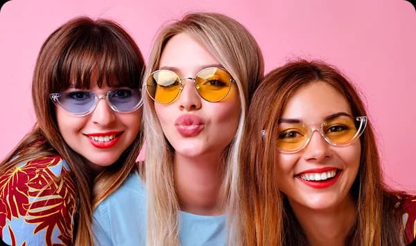 Friends with sunglasses having fun